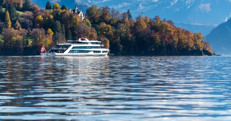 1st-Class Lunch Cruise, 3 Courses